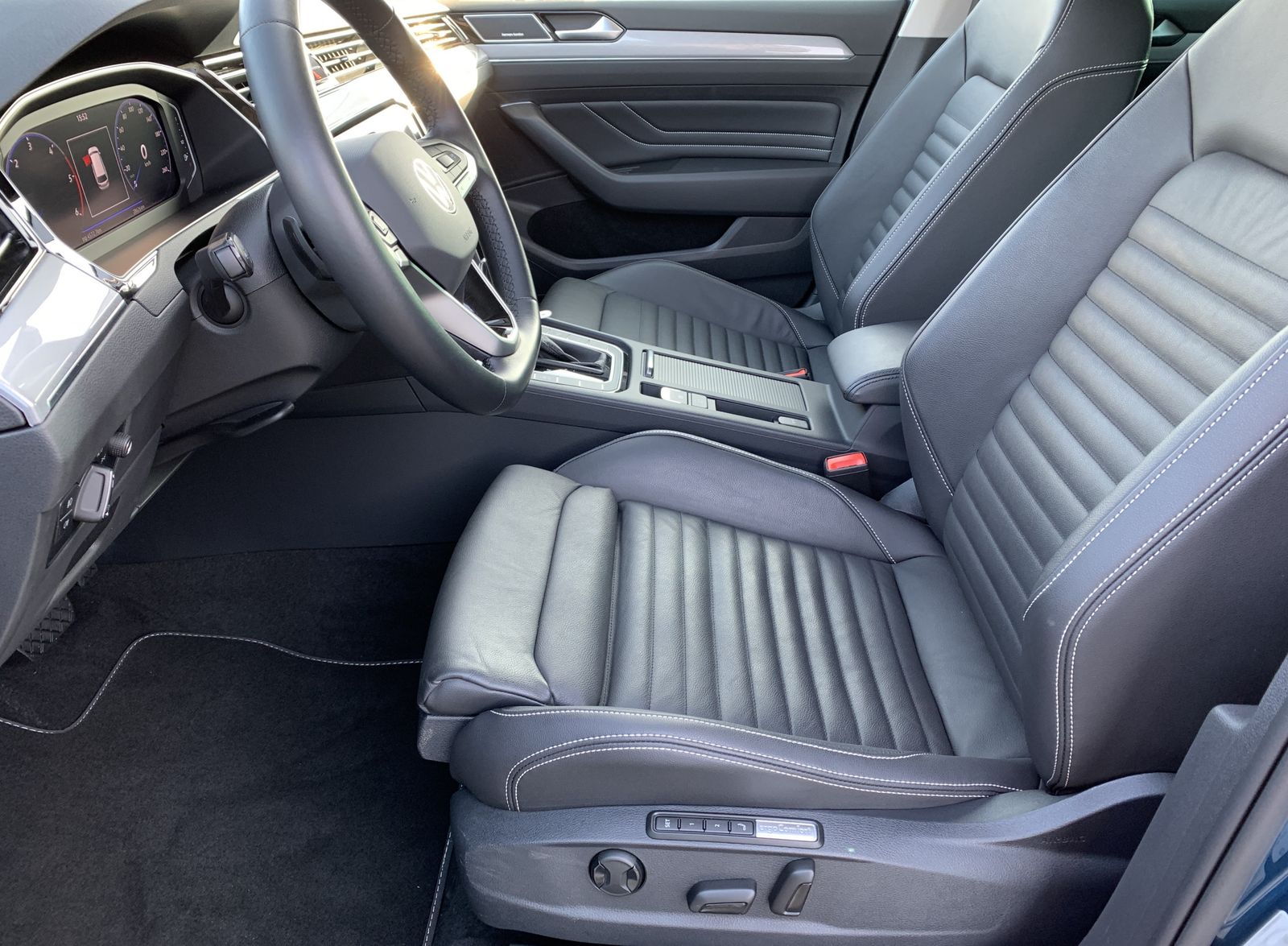 Fahrzeugabbildung Volkswagen Passat Variant 2.0 TDI*Leder*IQ.LIGHT*Cam*Leder*