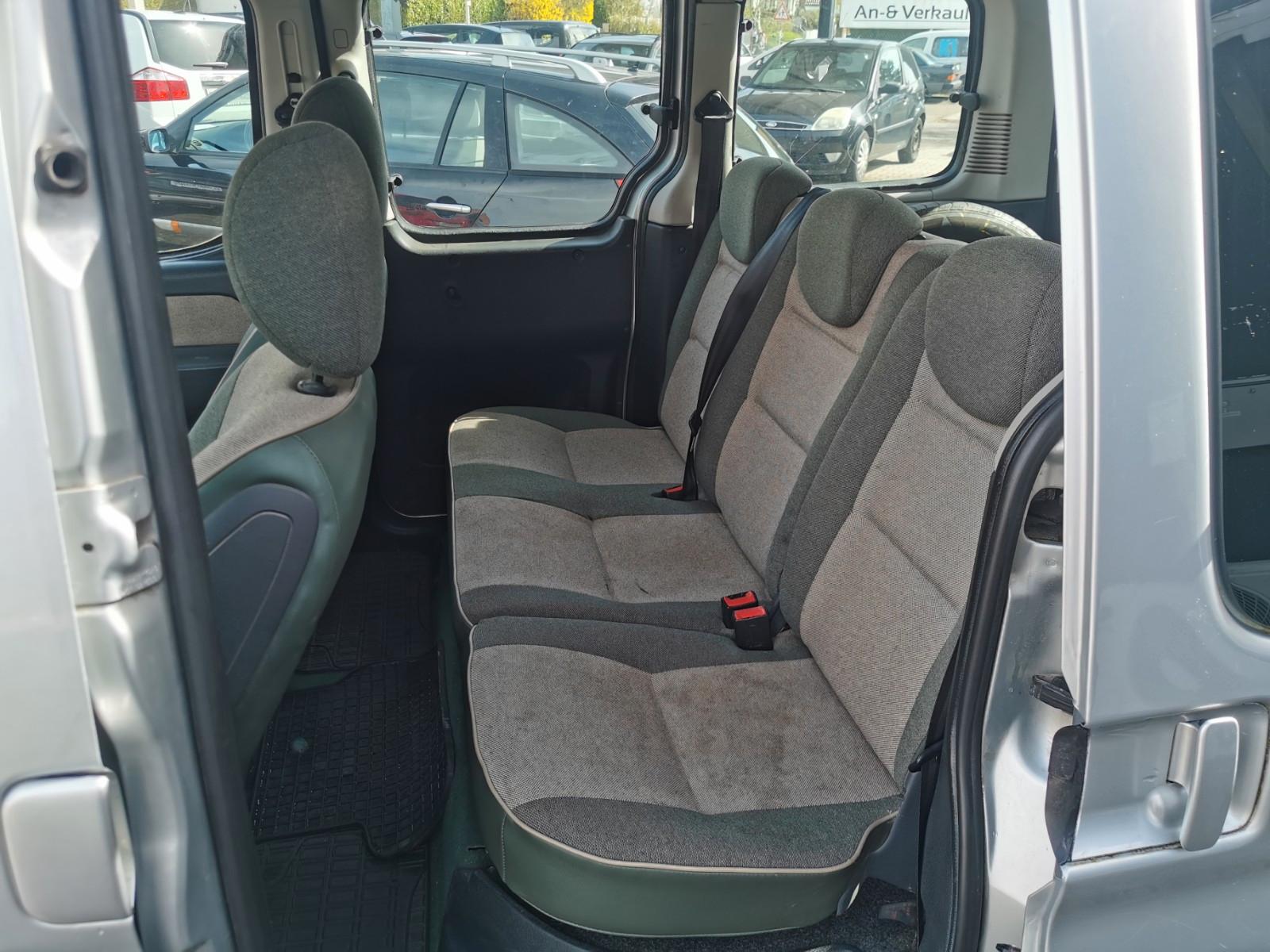 Peugeot Partner Premium Kombi 1,6/ Klima / 5 Sitzer