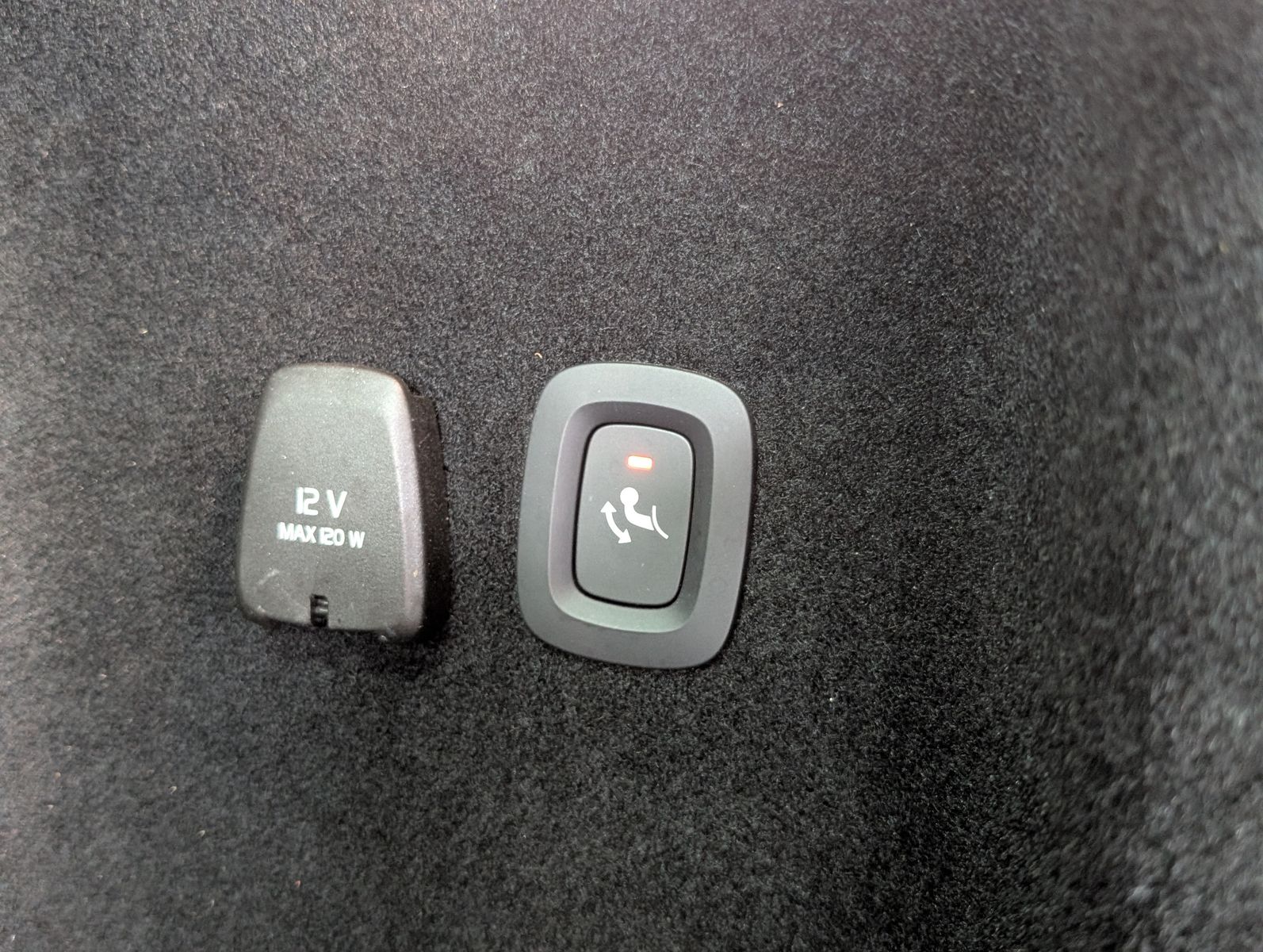 Fahrzeugabbildung Volvo V60 B3 Core 2.0Turbo MHEV VIRT LED APP SOUND AHK