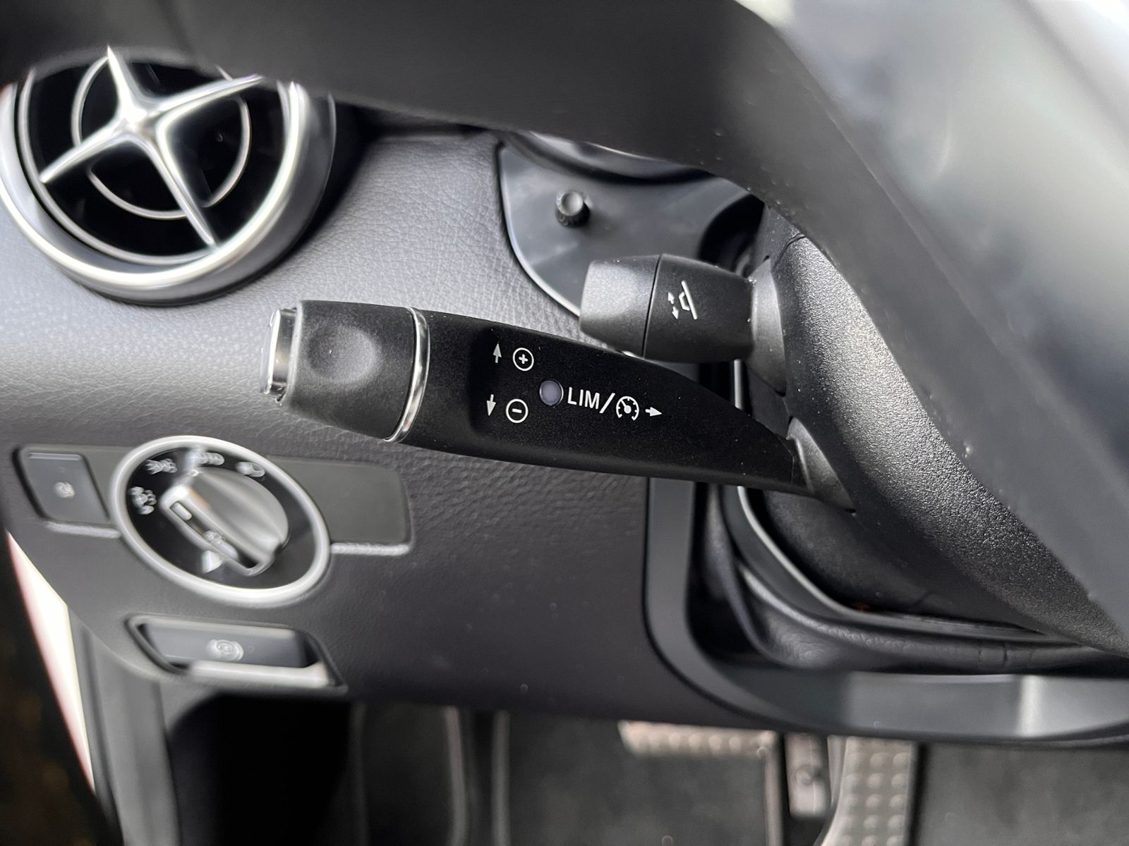 Fahrzeugabbildung Mercedes-Benz SLK 350 BlueEfficiency XENON MEMORY