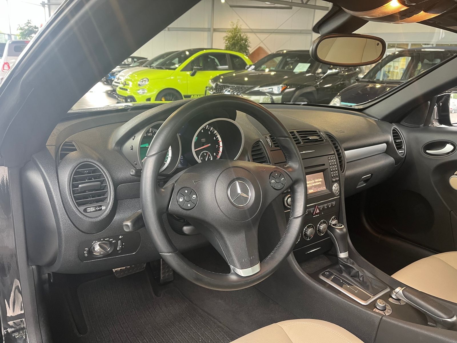 Fahrzeugabbildung Mercedes-Benz SLK Roadster 200 Kompressor AIRSCARF PDC SHZ