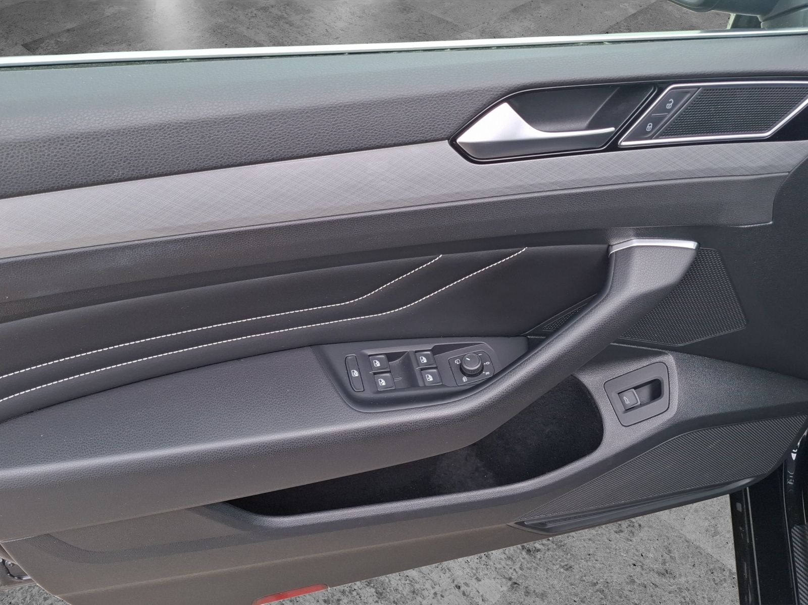 Fahrzeugabbildung Volkswagen Passat Variant TDI Business DSG Standhzg. Matrix