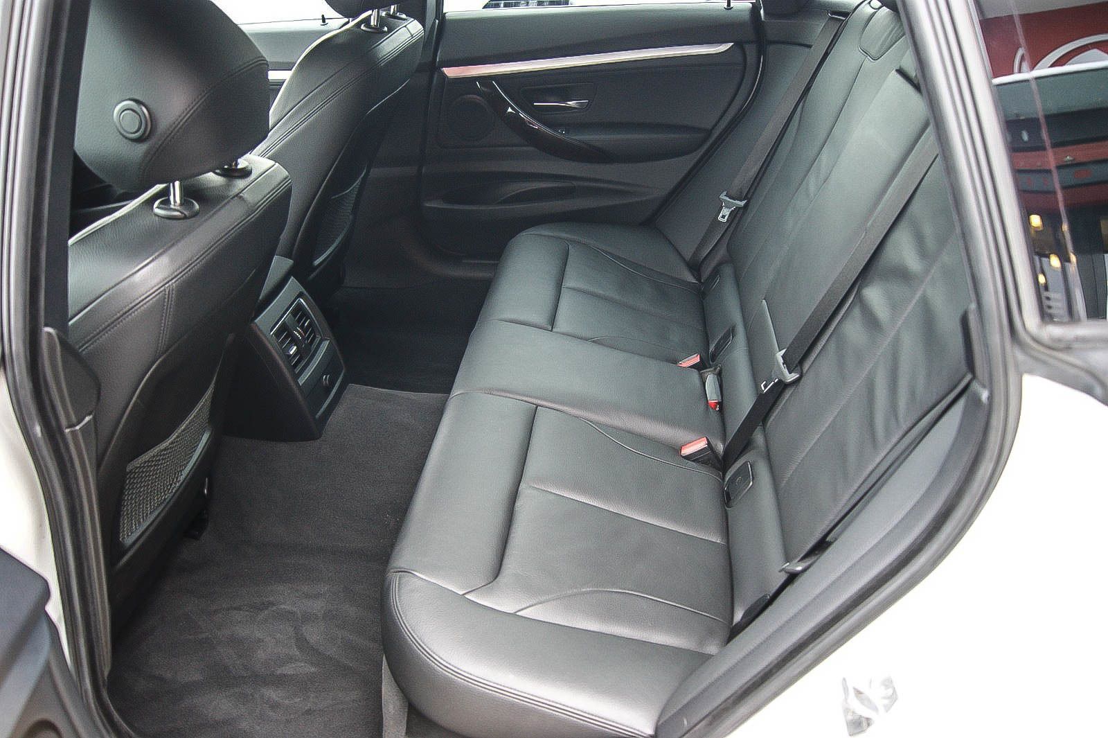 Fahrzeugabbildung BMW 320 Gran Turismo M-SPORT 360° LEDER HEADUP ANHZV