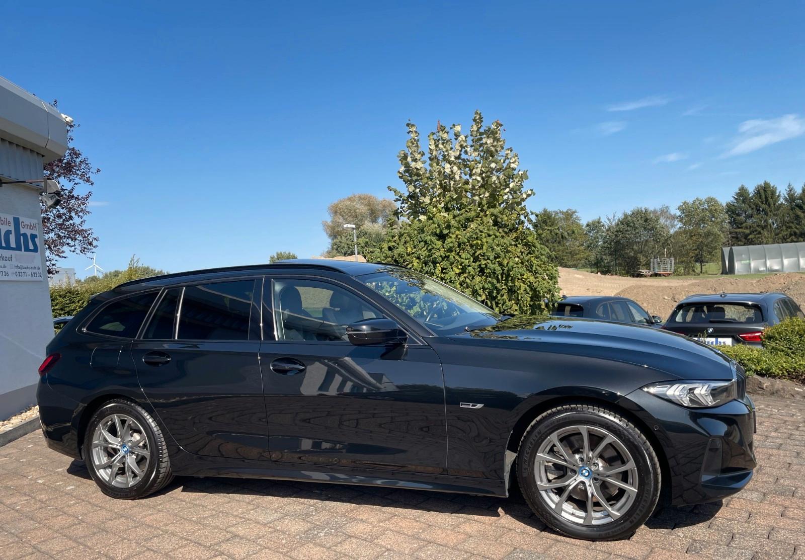 BMW 330e Touring LCI Sportsitze Leder Panoramadach