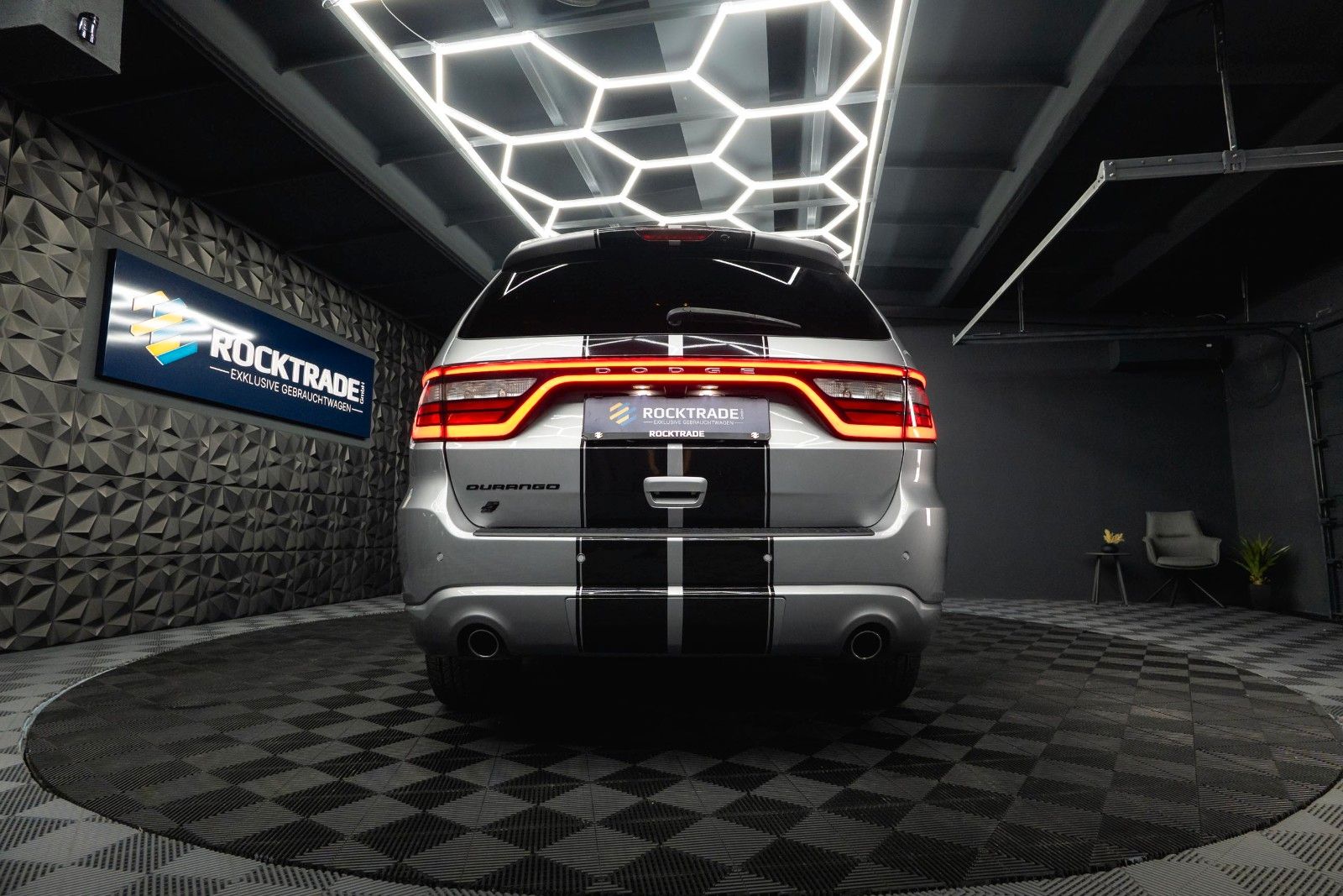 Fahrzeugabbildung Dodge Durango 5.7 V8 R/T 4x4 Night-Paket *7 Sitze*19%*