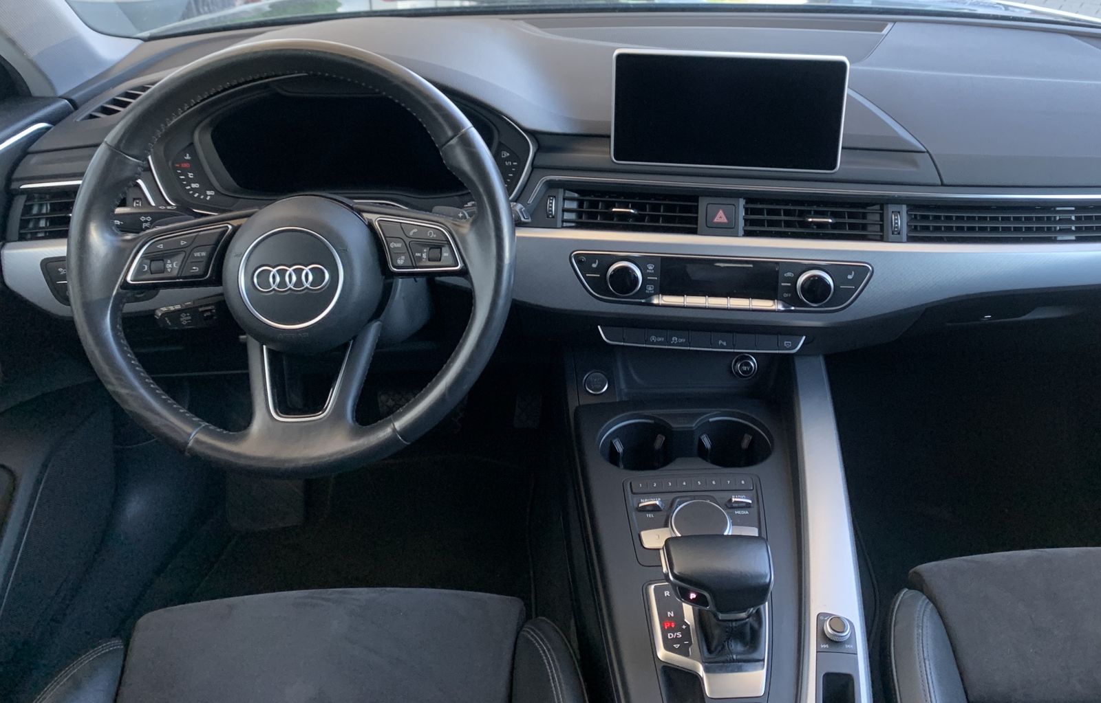 Fahrzeugabbildung Audi A4 2.0 TDI*Sport*Matrix*STHZ*Digital*Memory*Lane