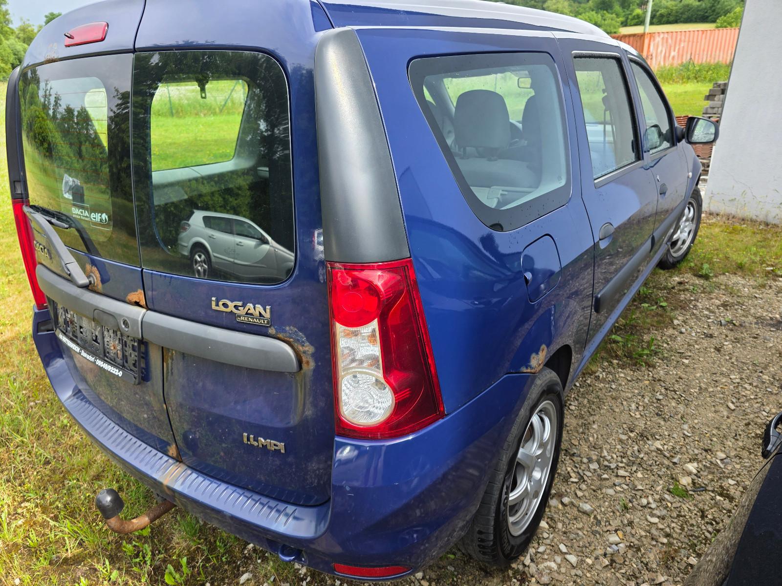 Dacia Logan 2009 — interior