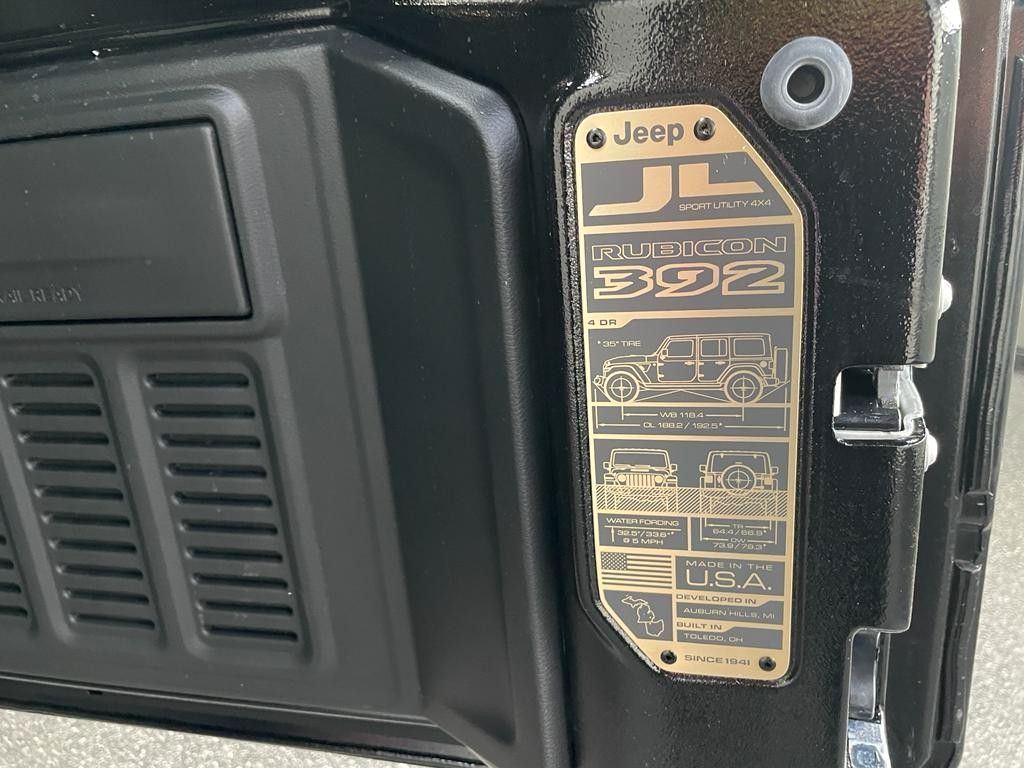 Fahrzeugabbildung Jeep 392 UNLIMITED RUBICON 6.4L-V8 SKY ONE 1.HD