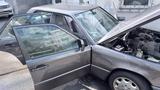 Mercedes-Benz 220 W124  - Mercedes-Benz 220: W124
