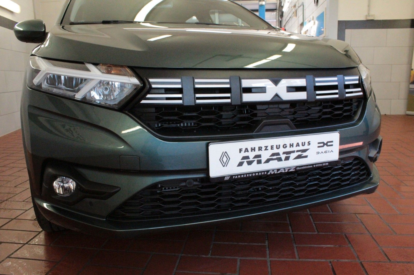 Fahrzeugabbildung Dacia Sandero TCe 100  ECO G Expression*Winterpaket*