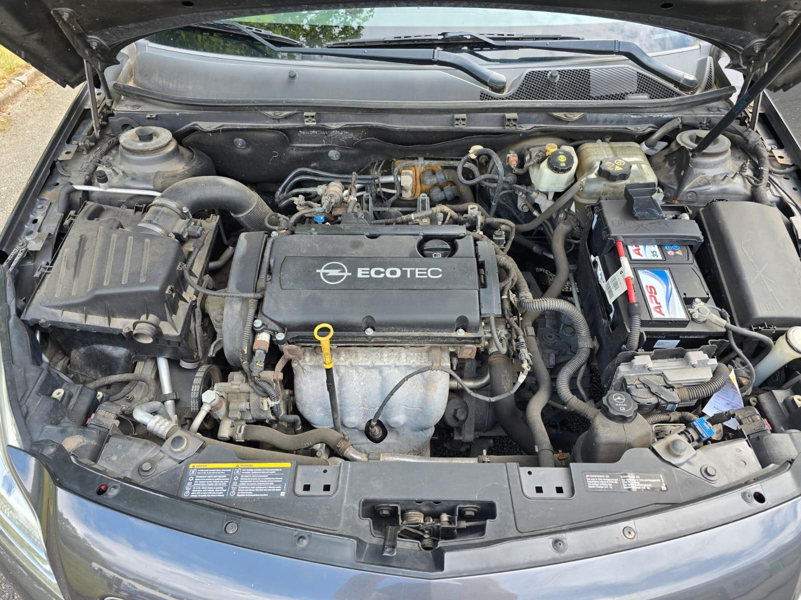 Opel Insignia 2009 — photo 16