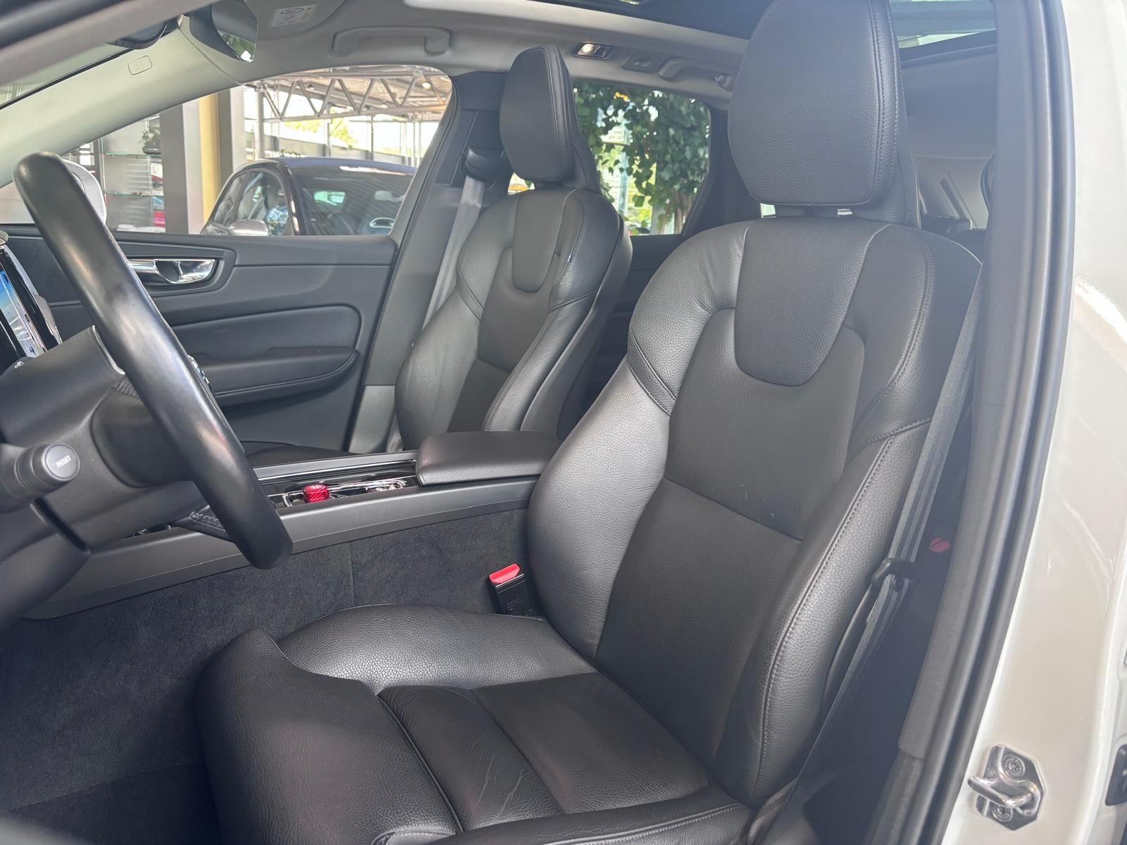 Fahrzeugabbildung Volvo XC60 Inscription AWD AHK LED NAVI LEDER Pano