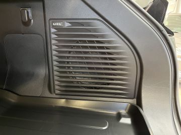 Fotografie 13 des Suzuki e Vitara 61 kWh Comfort+ Navi ACC Panorama-Dach