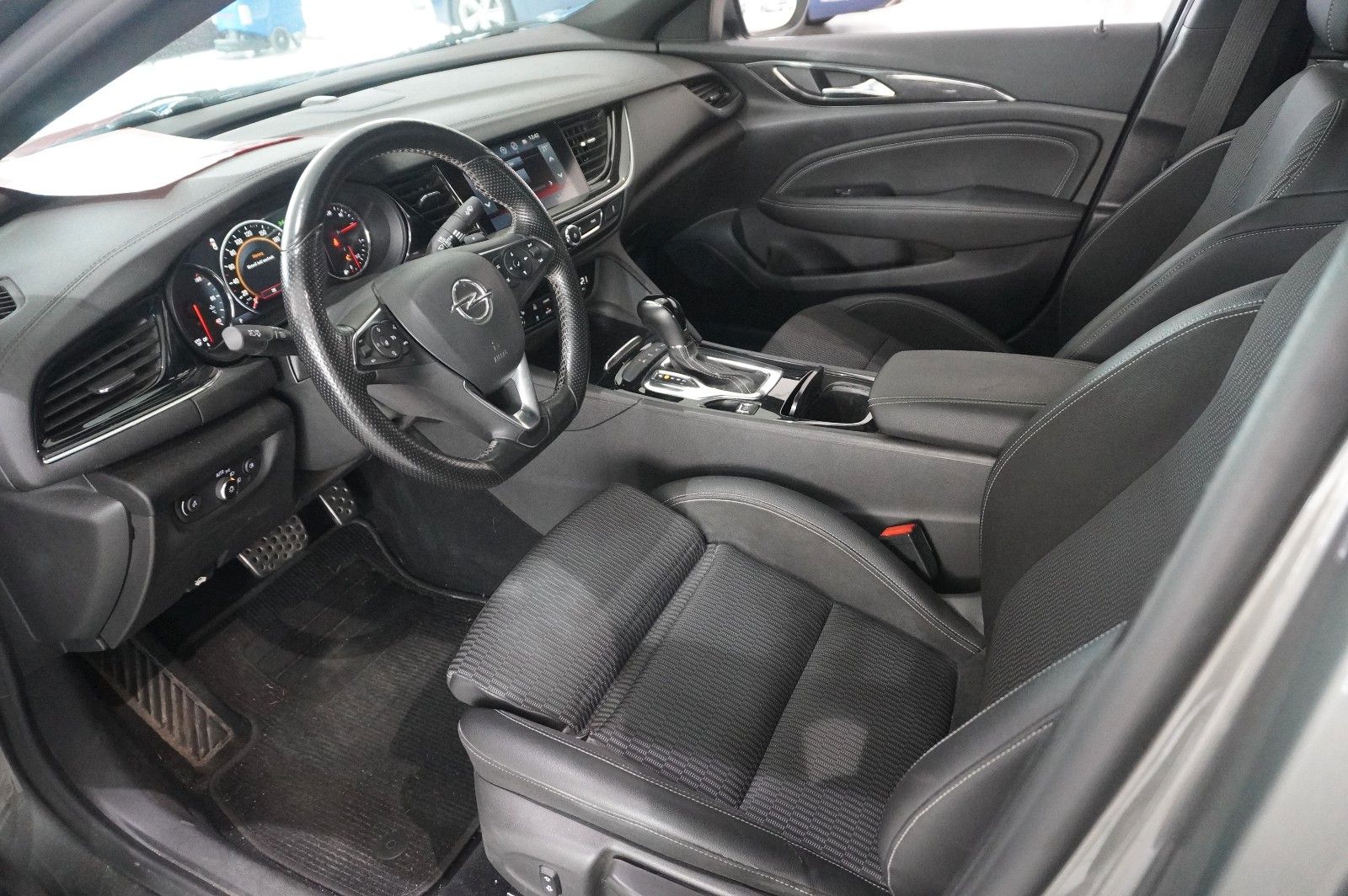 Fahrzeugabbildung Opel Insignia B GS 2.0D DYNAMIC NAVI/LED/KAMERA/AHK