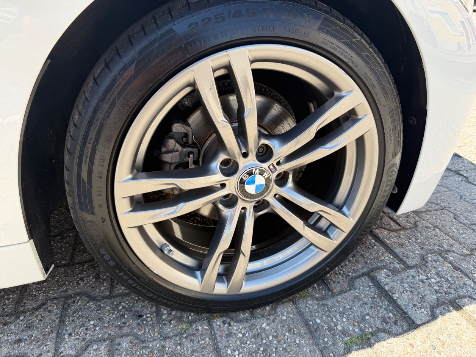 Fahrzeugabbildung BMW 420 i Cabrio M SPORT 1-HAND NAVI AUTOMATIK LED