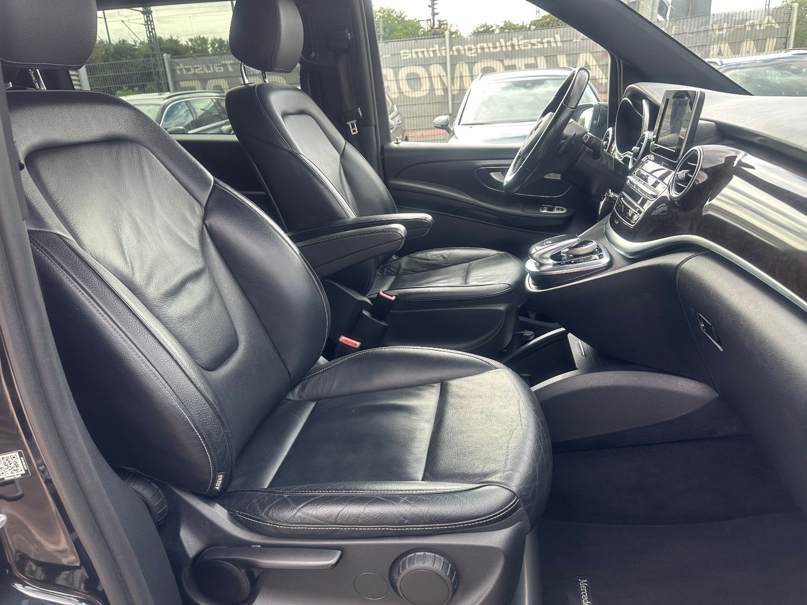 Fahrzeugabbildung Mercedes-Benz V 250d 4MATIC AVANTGARDE*AHK+EXTRA LANG