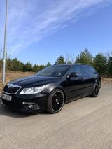 Skoda Octavia 2.0 TDI DSG RS Combi RS - Skoda Octavia aus 2011: Combi RS