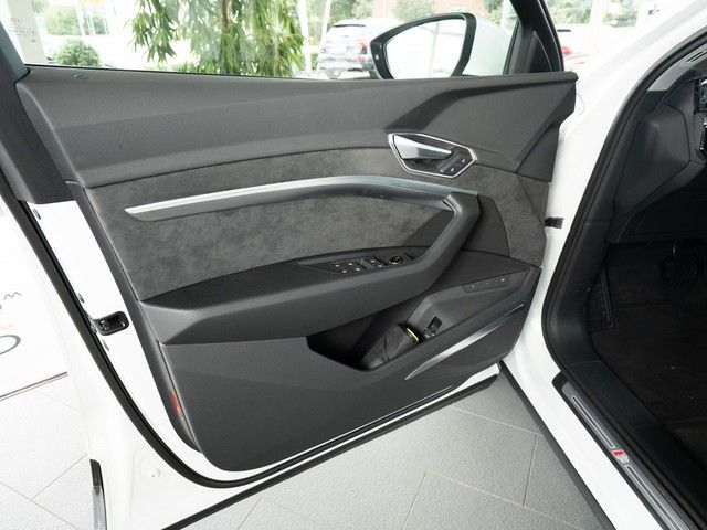 e-tron Sportback 50 quattro S line HUD Luft Pano