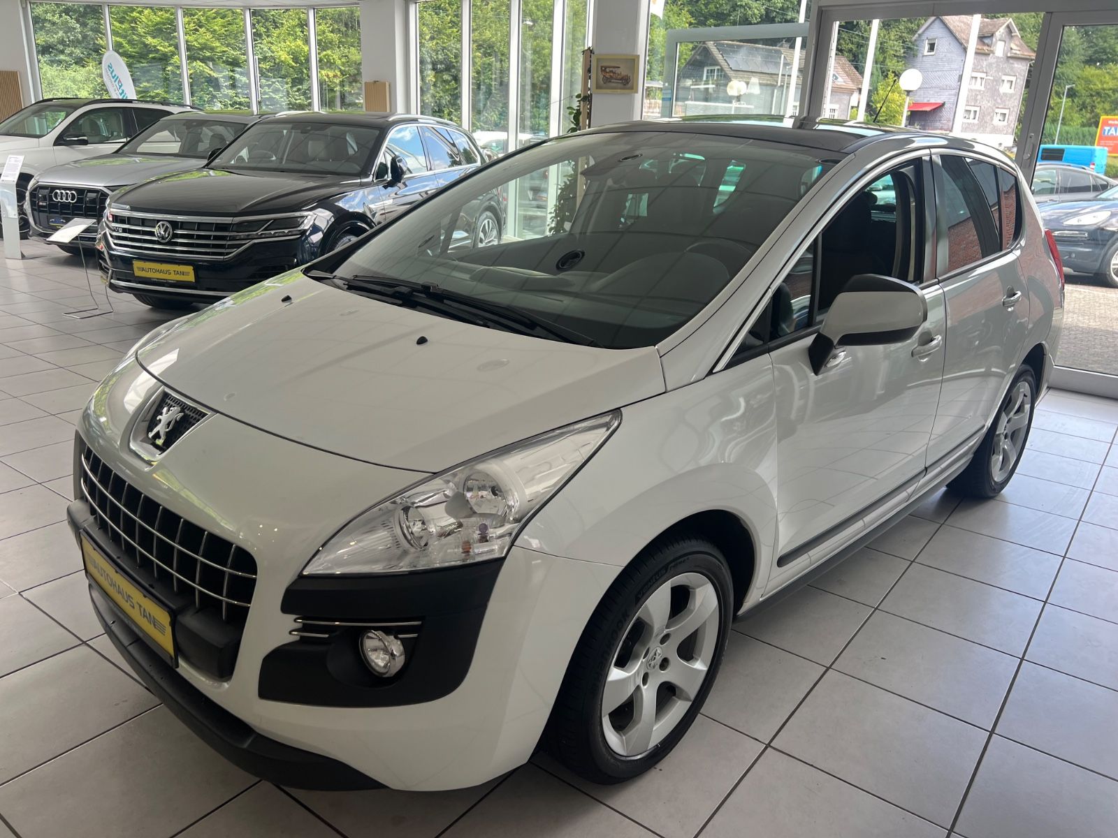 Fahrzeugabbildung Peugeot 3008 Business-Line Automatik