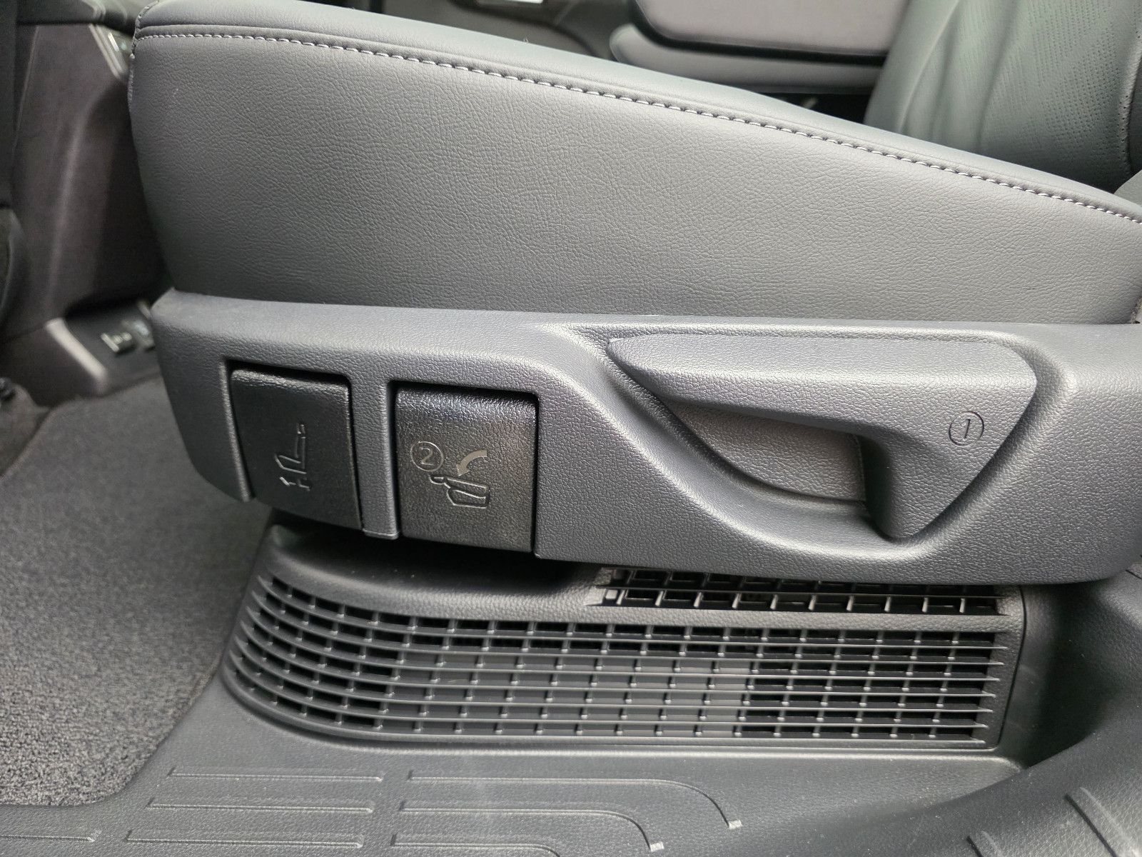 Fahrzeugabbildung Toyota Highlander Platinum T1: 59.000 EURO , Stock !!!