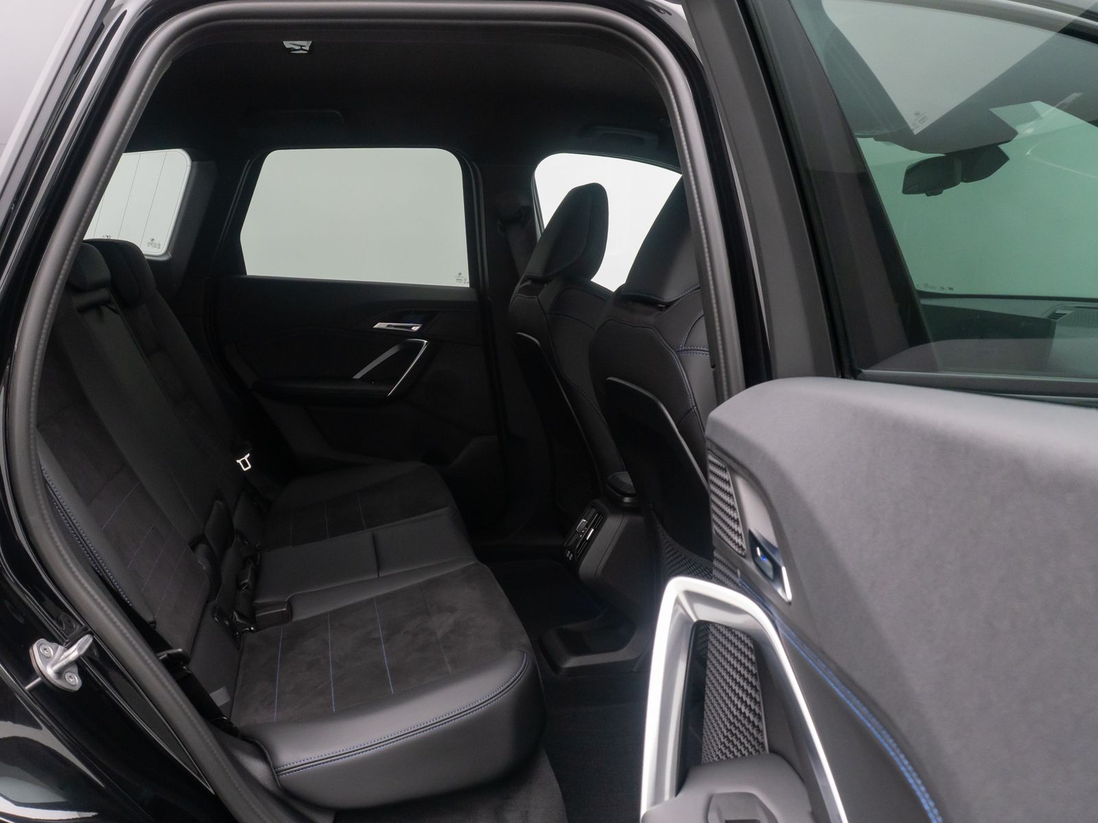 Fahrzeugabbildung BMW iX1 xD30 M Sport DAB Kamera FernlichtAss Komfort