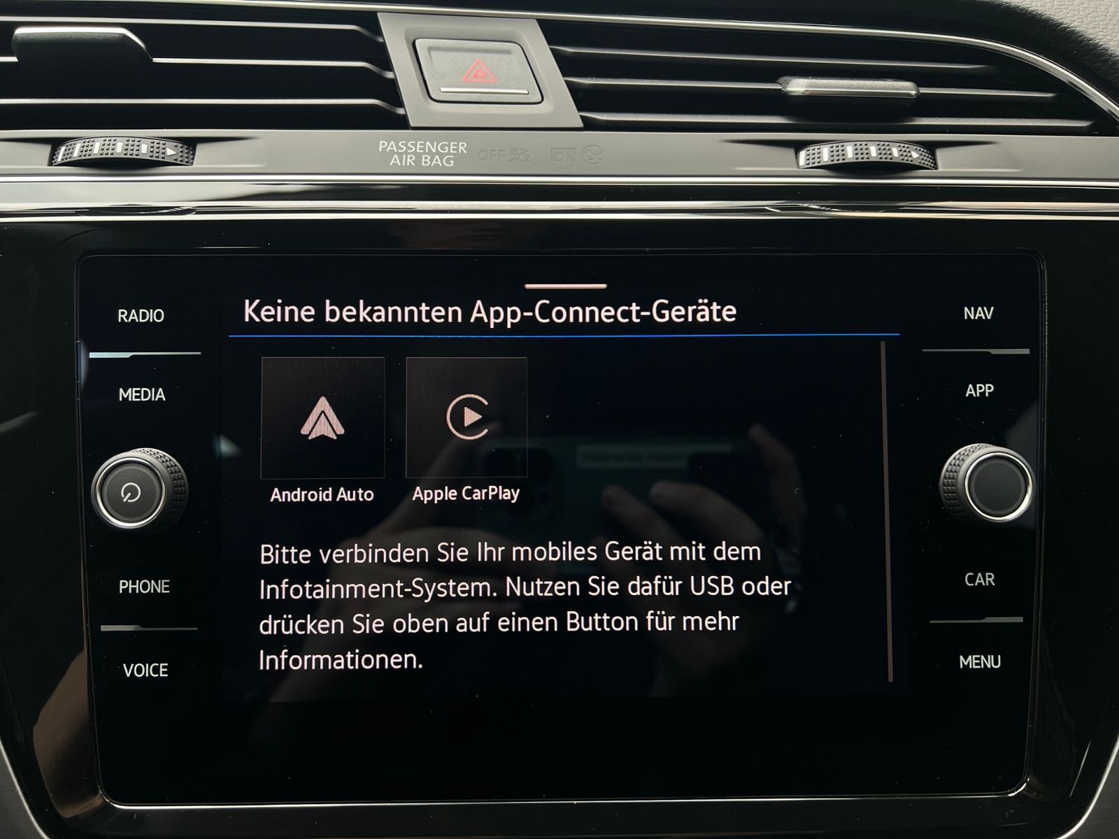Fahrzeugabbildung Volkswagen Touran Comfortline 1.5 TSI DSG *LED, AHK, 7-Sitz
