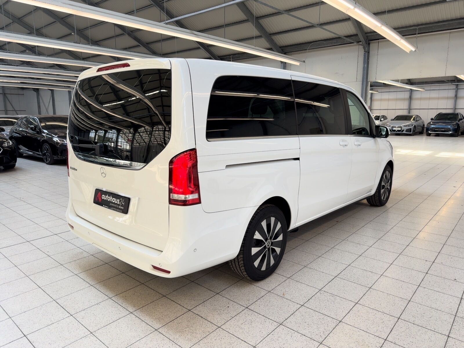 Mercedes-Benz V 220 d Avantgarde lang 360° LED Burmester foto 5