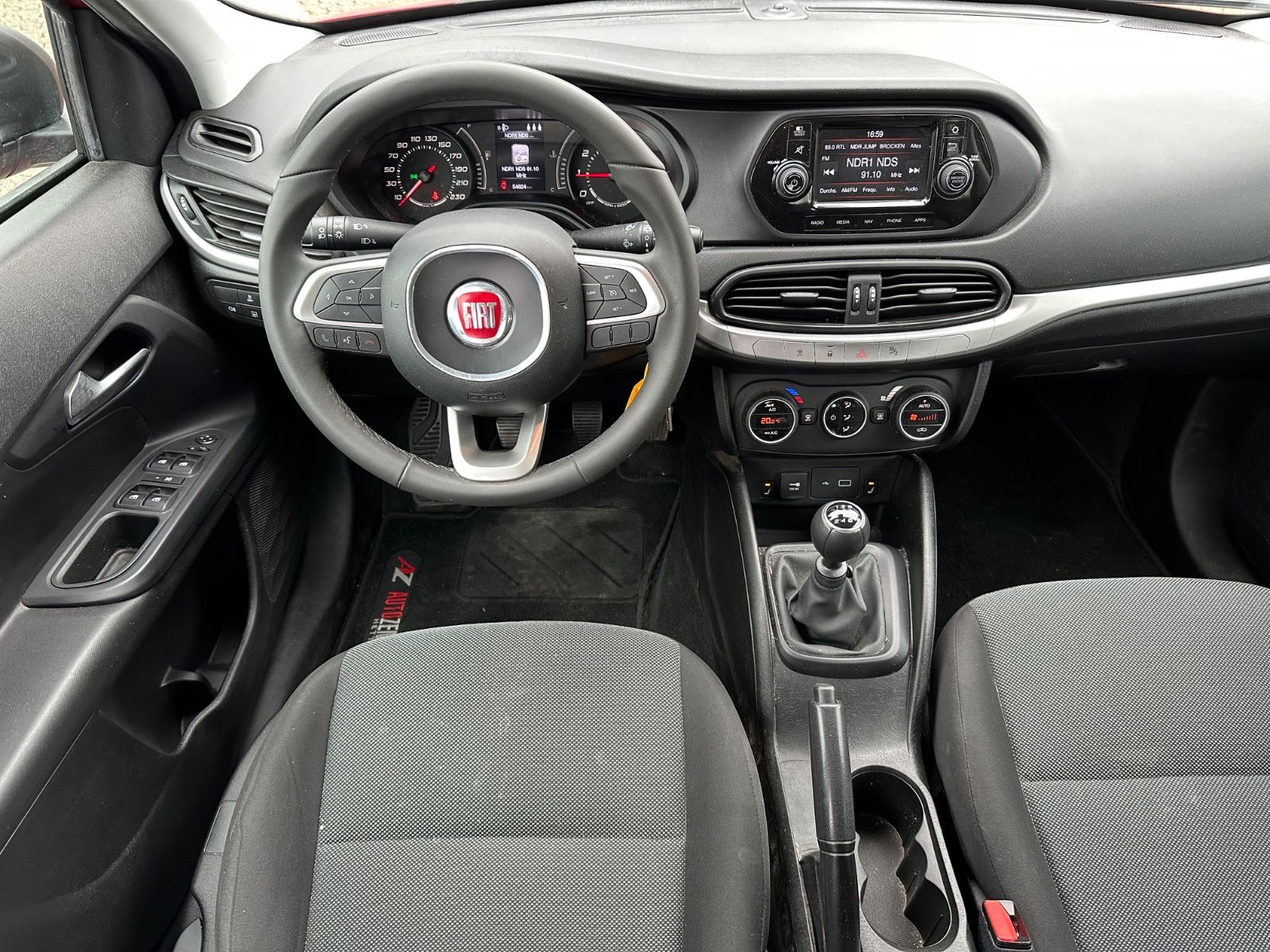 Fahrzeugabbildung Fiat Tipo 1.4 Kombi Sitzheizung/Klima/LM-Felgen 16"
