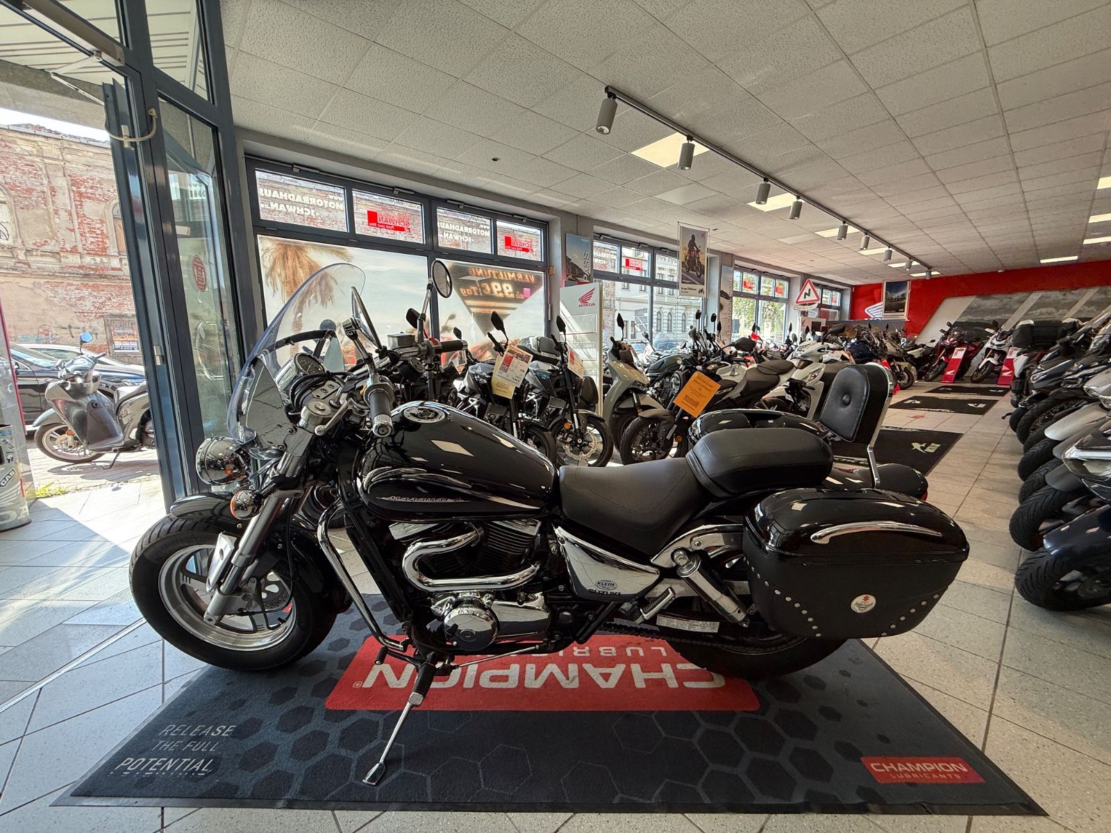 VZ 800/ Marauder 800