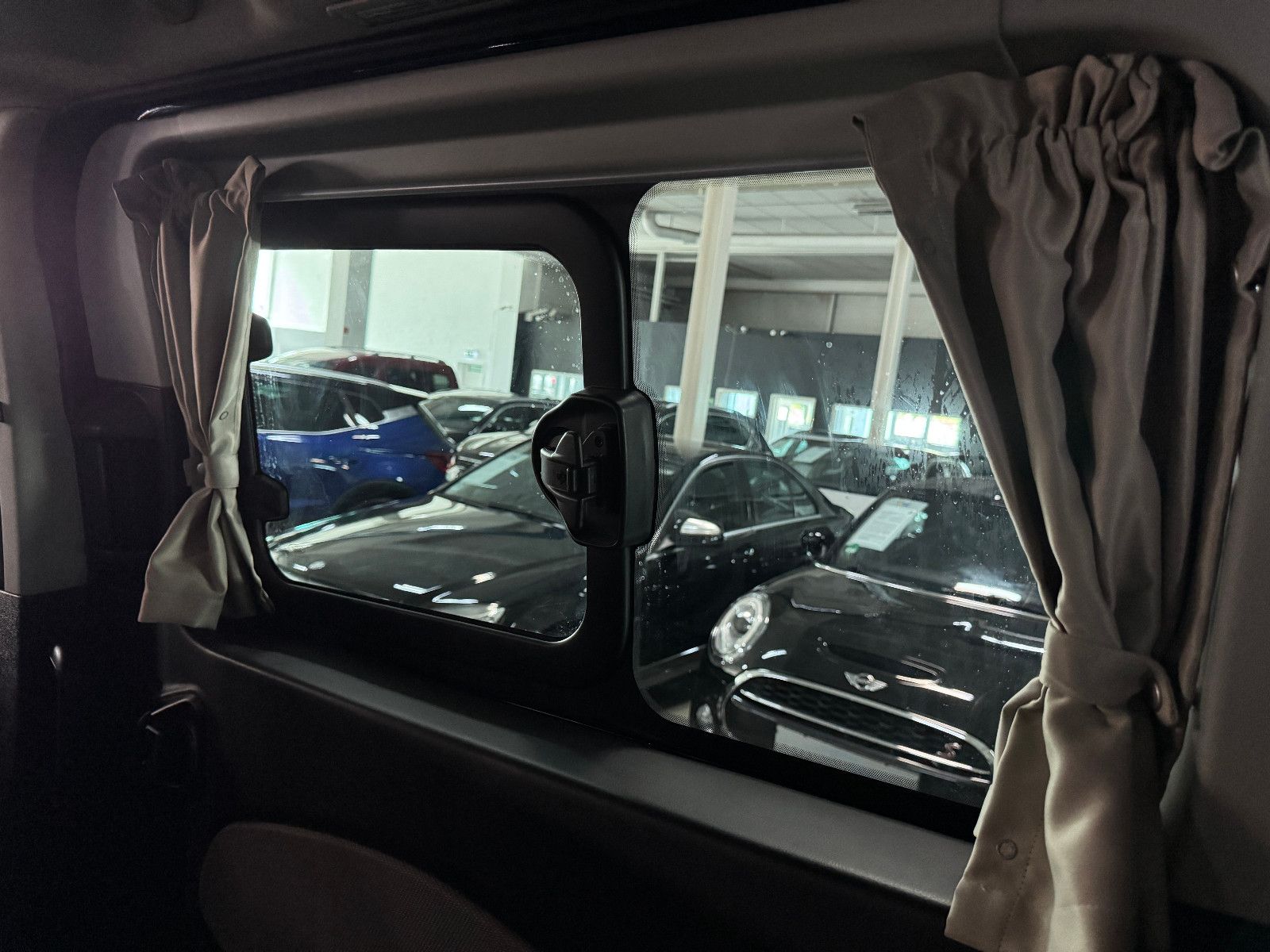 Fahrzeugabbildung Ford TOURNEO CUSTOM 2.2 TDCI WESTFALIA EUROLINE STHD