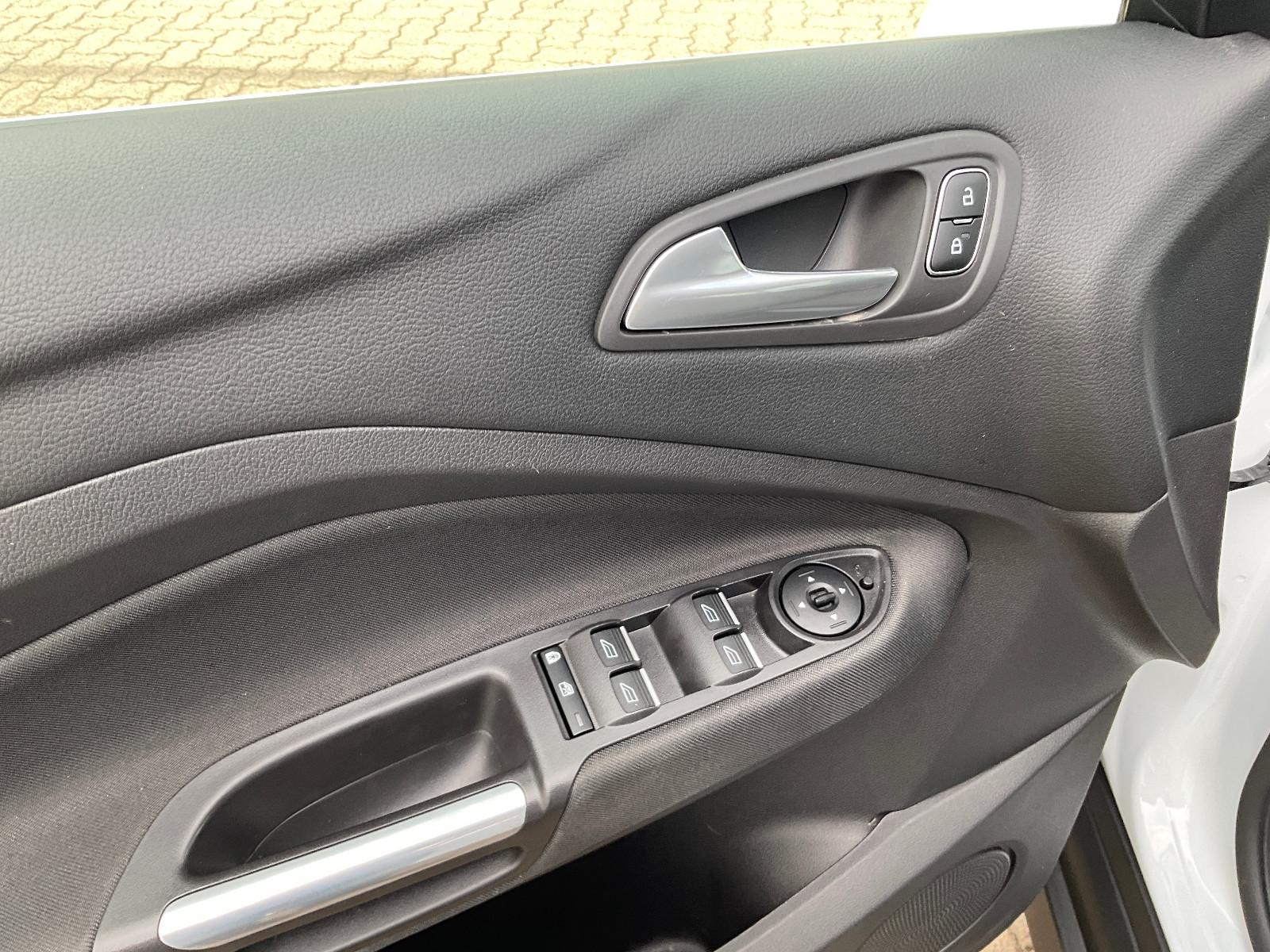 Ford C-Max C-MAX Titanium*Kamera*Navi*SHZ*bhzWSS+Lenk