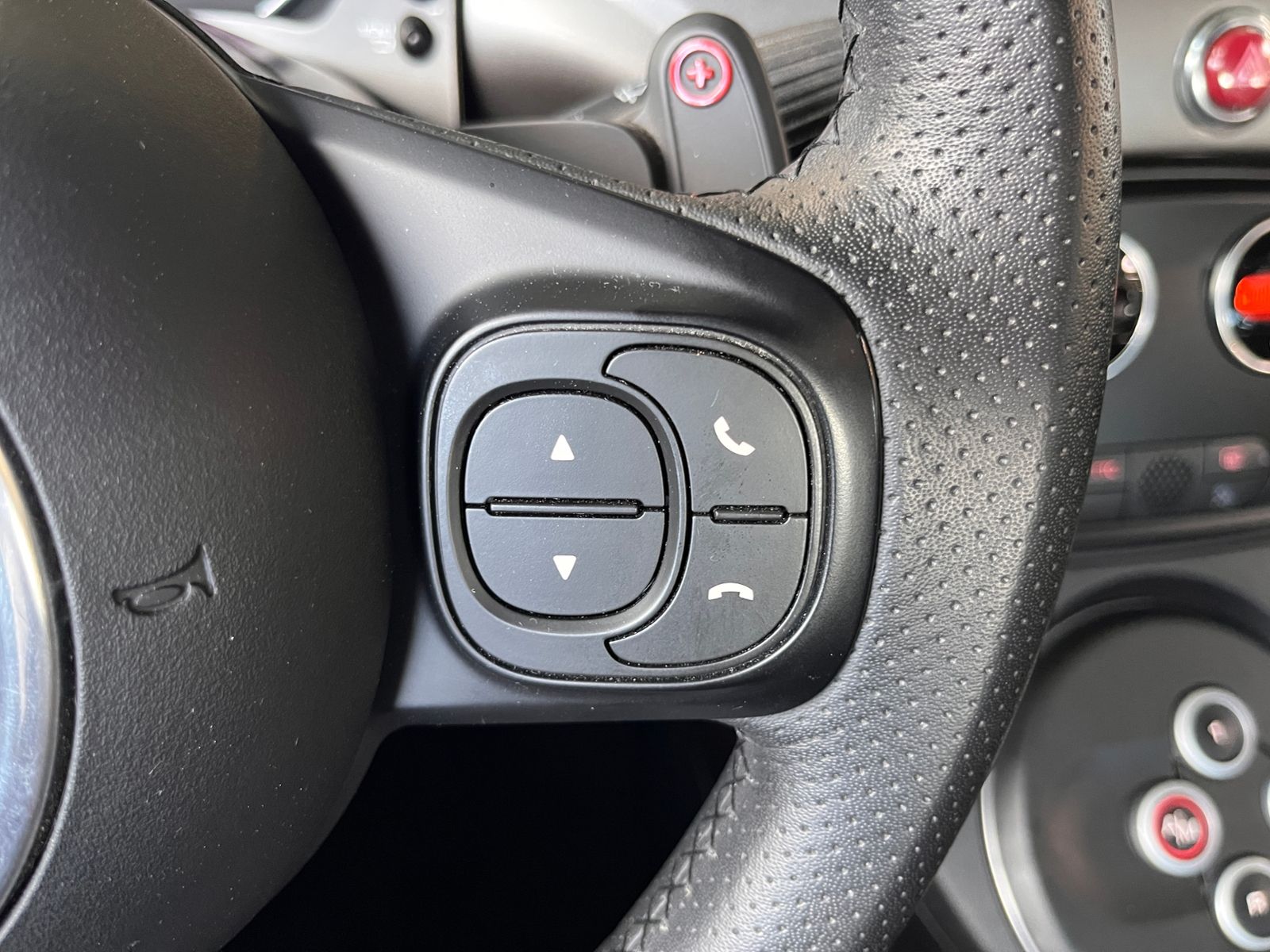 Fahrzeugabbildung Abarth 595C  Xenon NAVI ALU