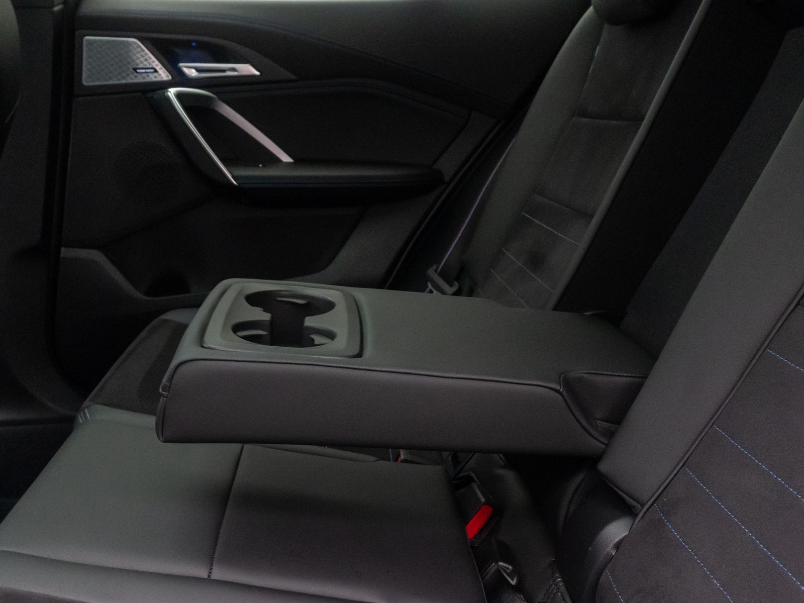 Fahrzeugabbildung BMW X2 M35i xD HUD 360&deg; H/K DAB Panorama 19Zoll Voll
