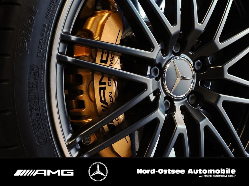 Fahrzeugabbildung Mercedes-Benz AMG GT C Comand Night Parkpaket Burmester LED