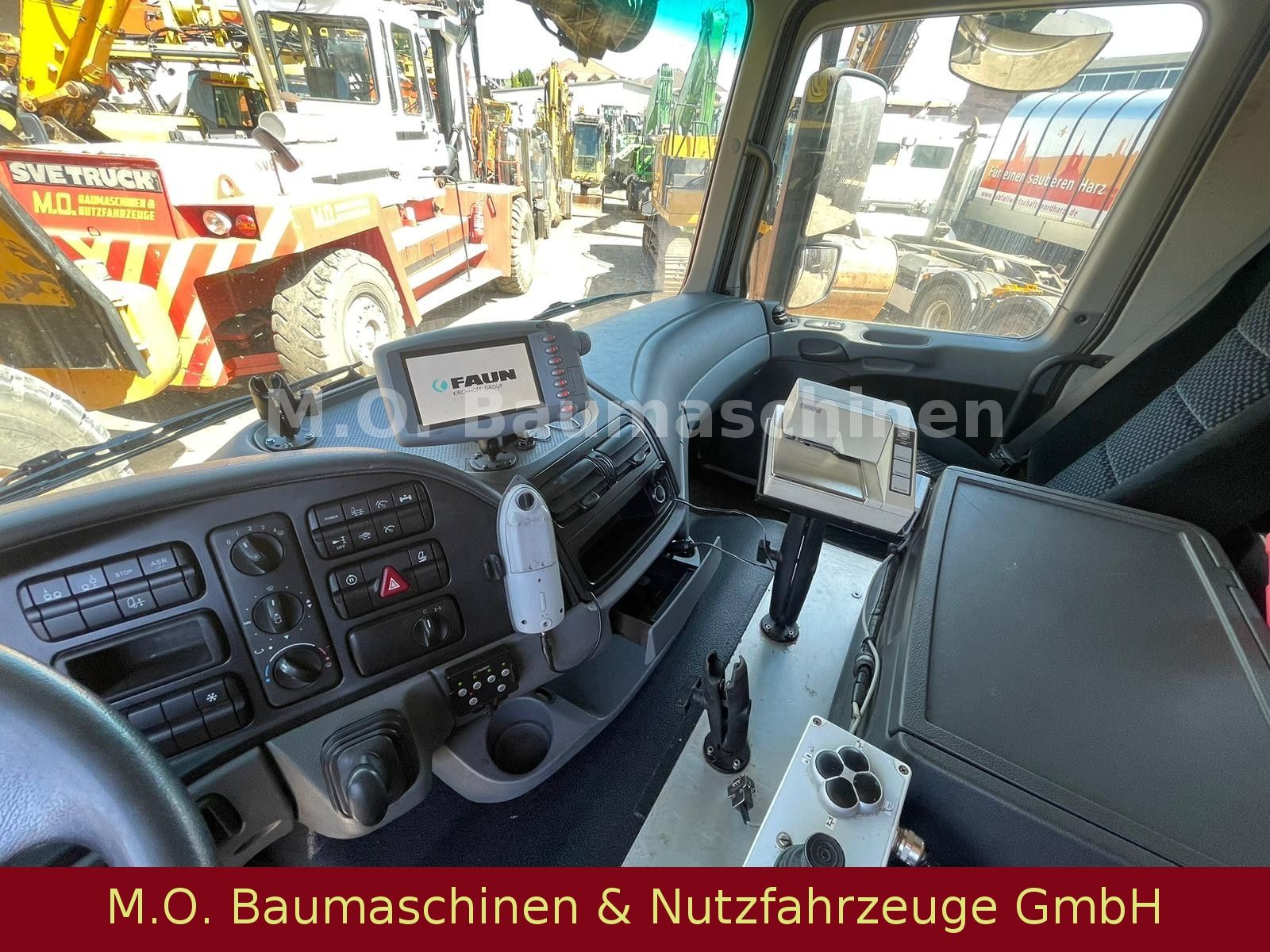 Fahrzeugabbildung Mercedes-Benz Actros 3336/ Euro 5 / AC / Faun Frontlader 535/