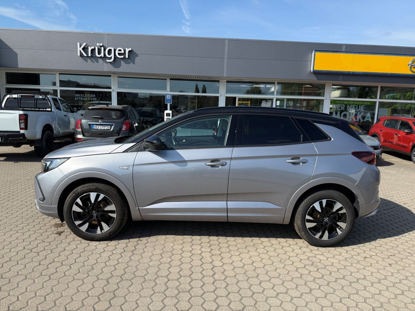 Fahrzeugabbildung Opel Grandland Ultimate SHZ+LHZ+Kamera+elek.Heck