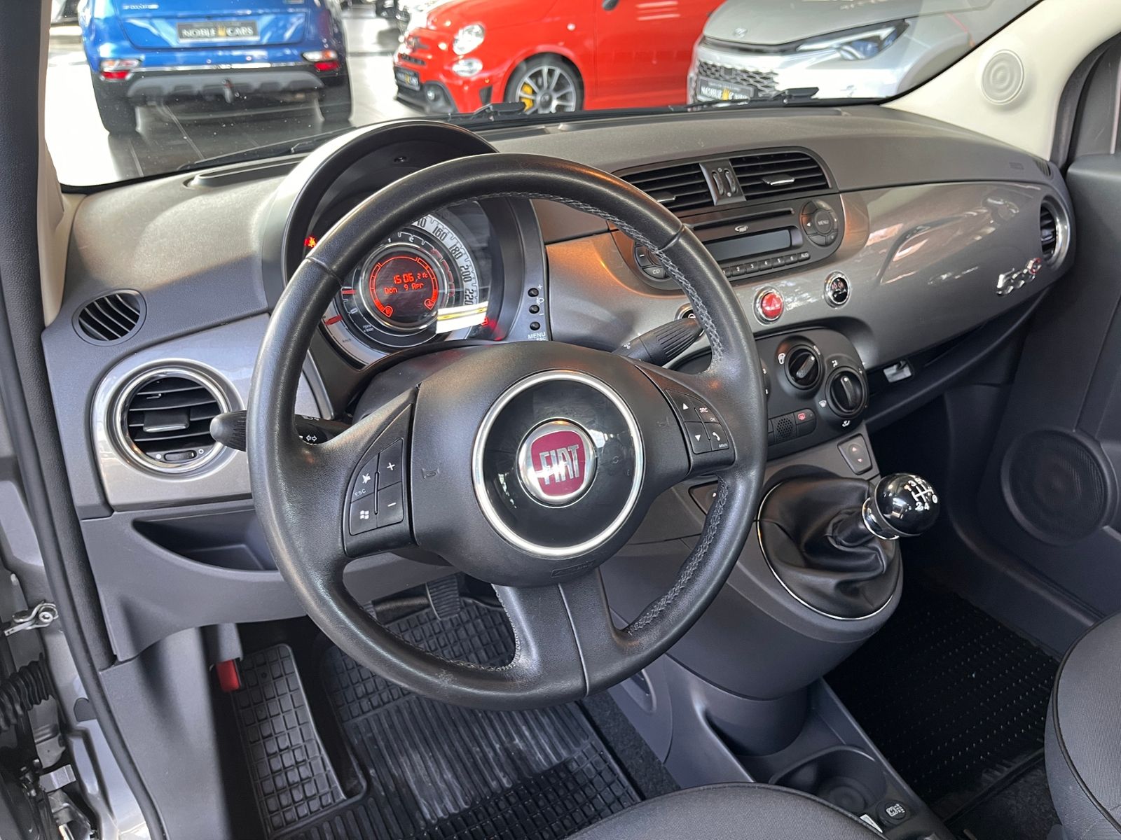 Fahrzeugabbildung Fiat 500C Lounge KLIMA ALU 8-Fach bereift