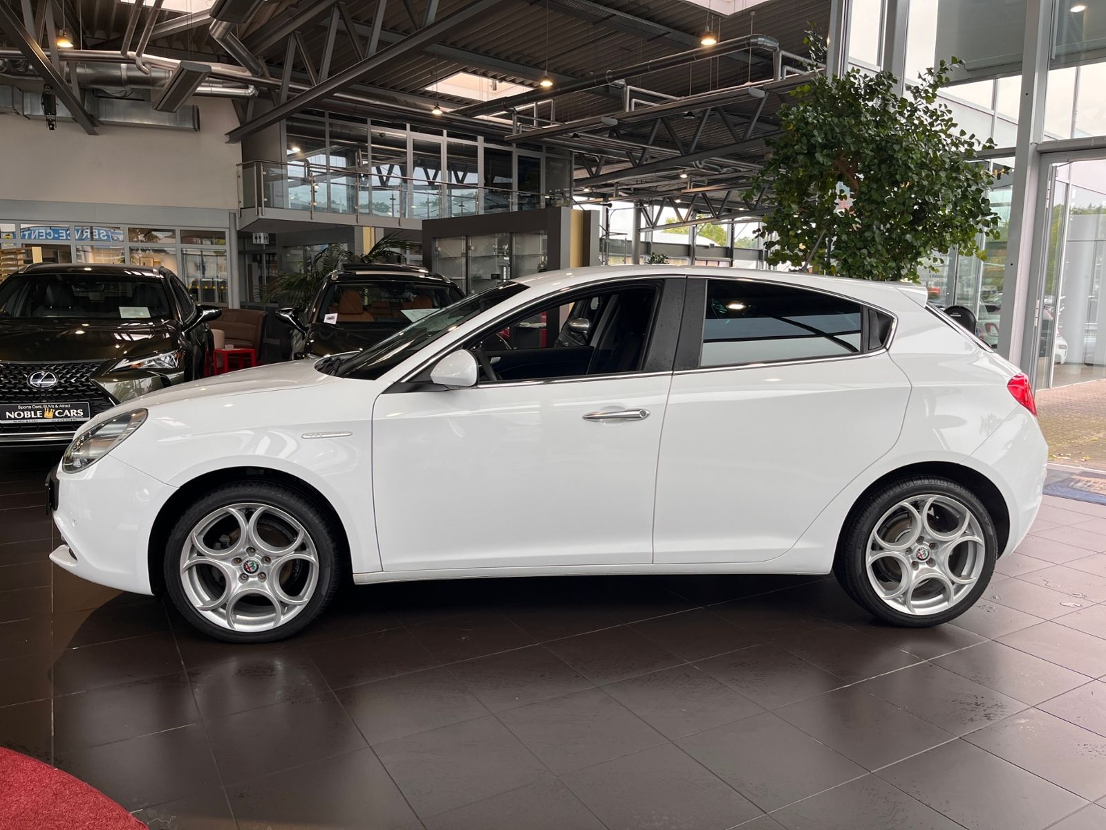 Fahrzeugabbildung Alfa Romeo Giulietta Super SHZ XENON NAVI ALU