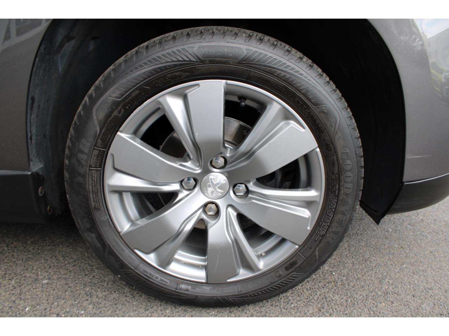 Peugeot 2008 Active BlueHDI 100 *1.Hand + scheckheftgepf