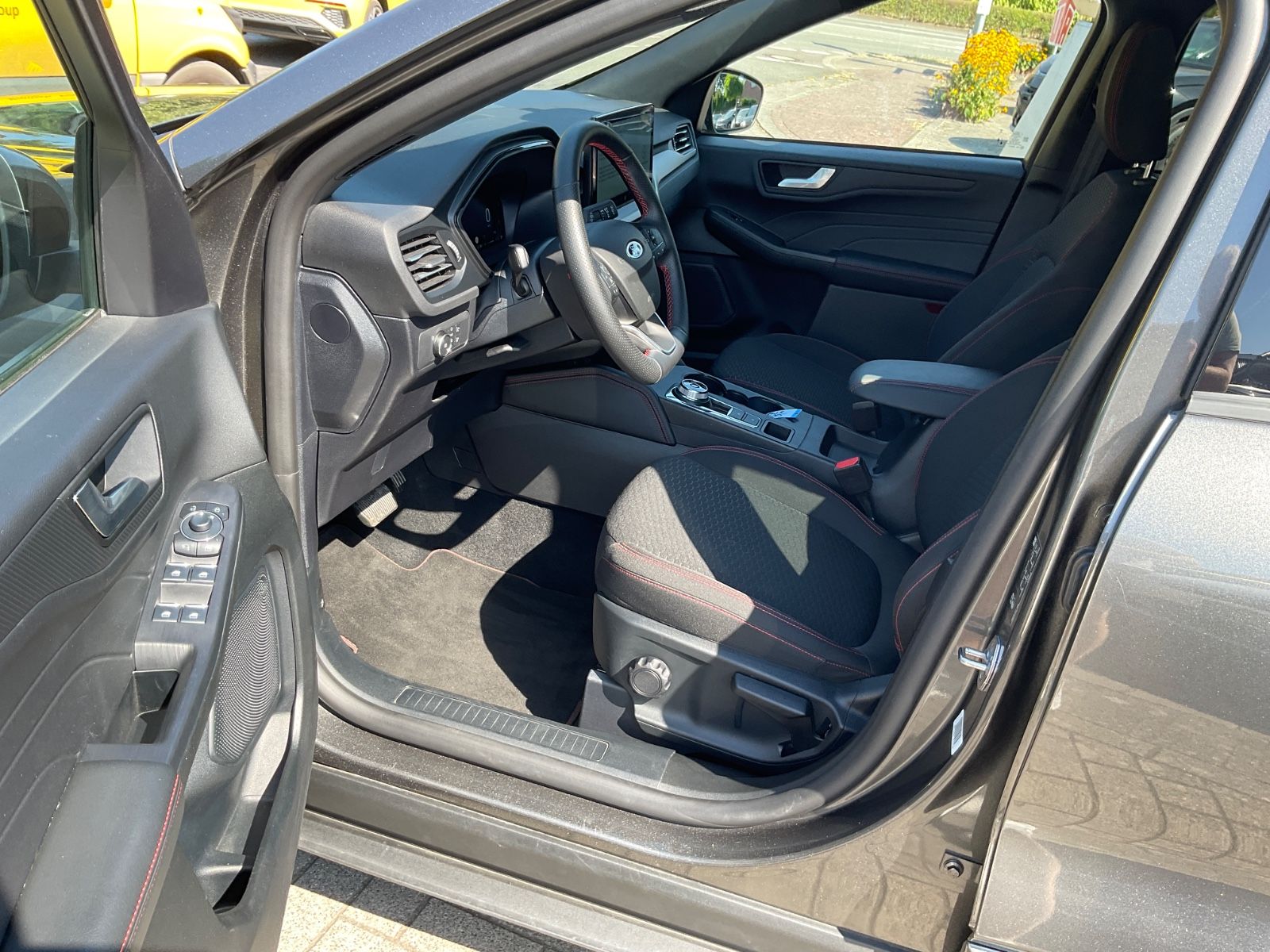 Fahrzeugabbildung Ford Kuga 1.5 EcoBoost ST-Line Auto,LED,ACC,Kamera