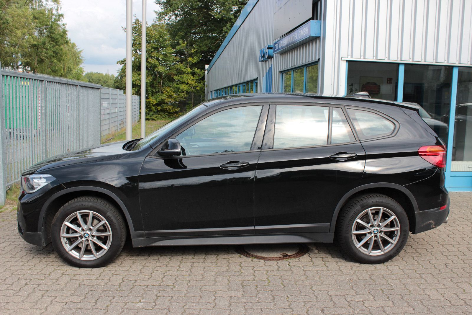 Fahrzeugabbildung BMW X1 sDrive 18 i