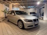 BMW 330d xDrive *Xenon+Automatik+AHK+Neu Tüv* - BMW 3er Reihe aus 2005: Kombi