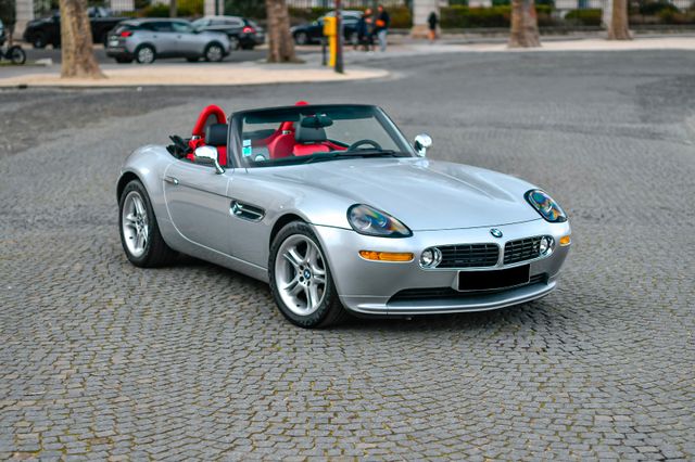 BMW Z8 *Titanium Silver over Red & Black*