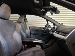 Fahrzeugabbildung BMW 218i Active Tourer M Sport -- AHK/HeadUp/Innovat