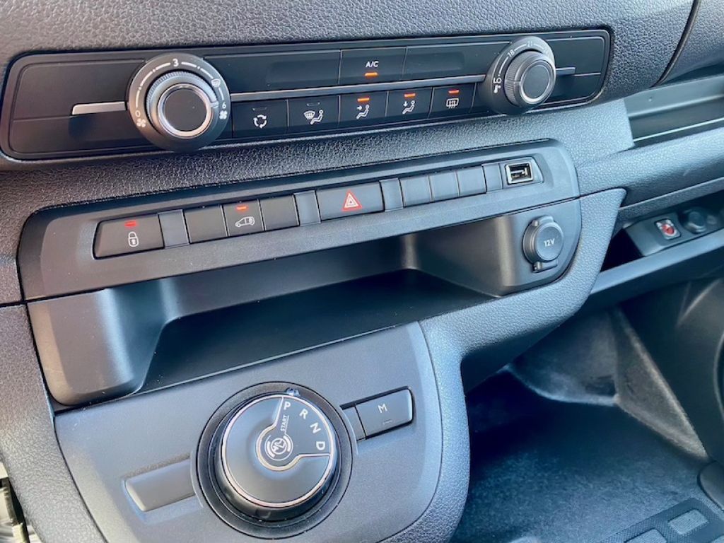 Fahrzeugabbildung Fiat Scudo L3 8-SITZER KAMERA KLIMA CARPLAY GRA ALU