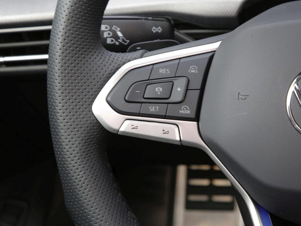 Volkswagen Golf VIII GTE 1.5 TSI eHybrid 200 kW 17" HUD AHK, миниатюра 17