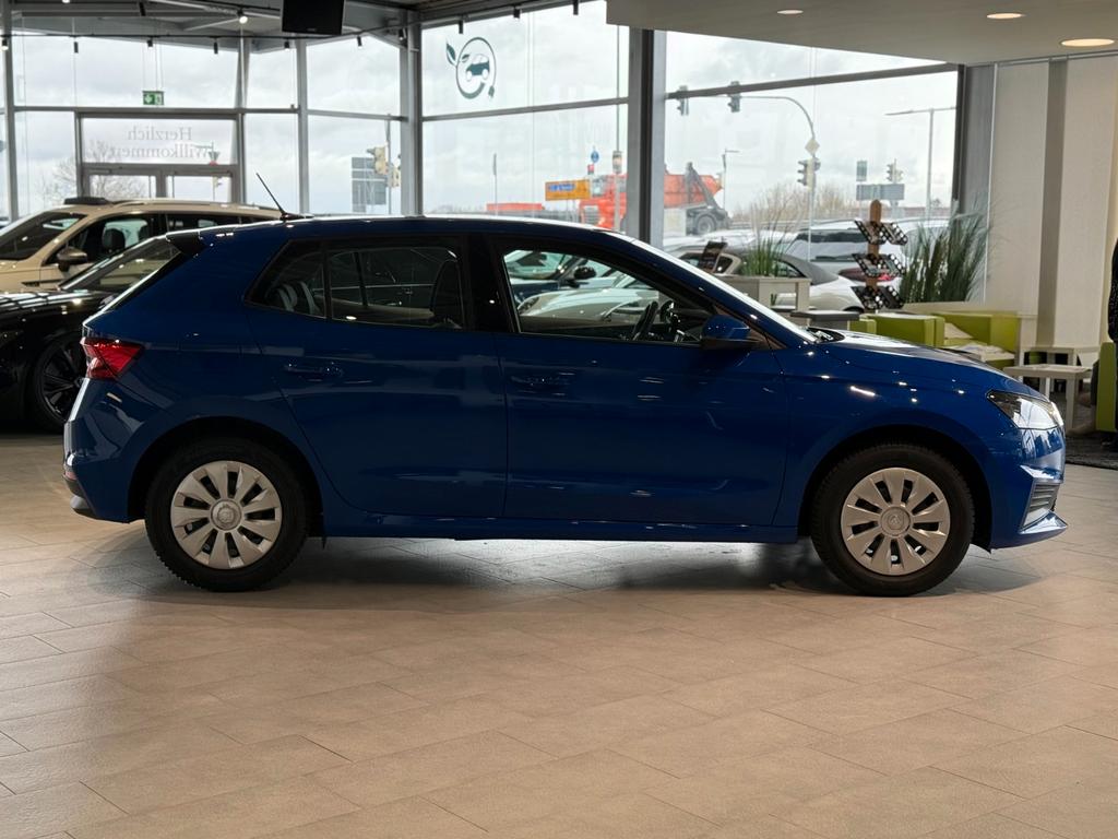 Skoda Fabia 2023 г. Синий, пробег 59500 км
