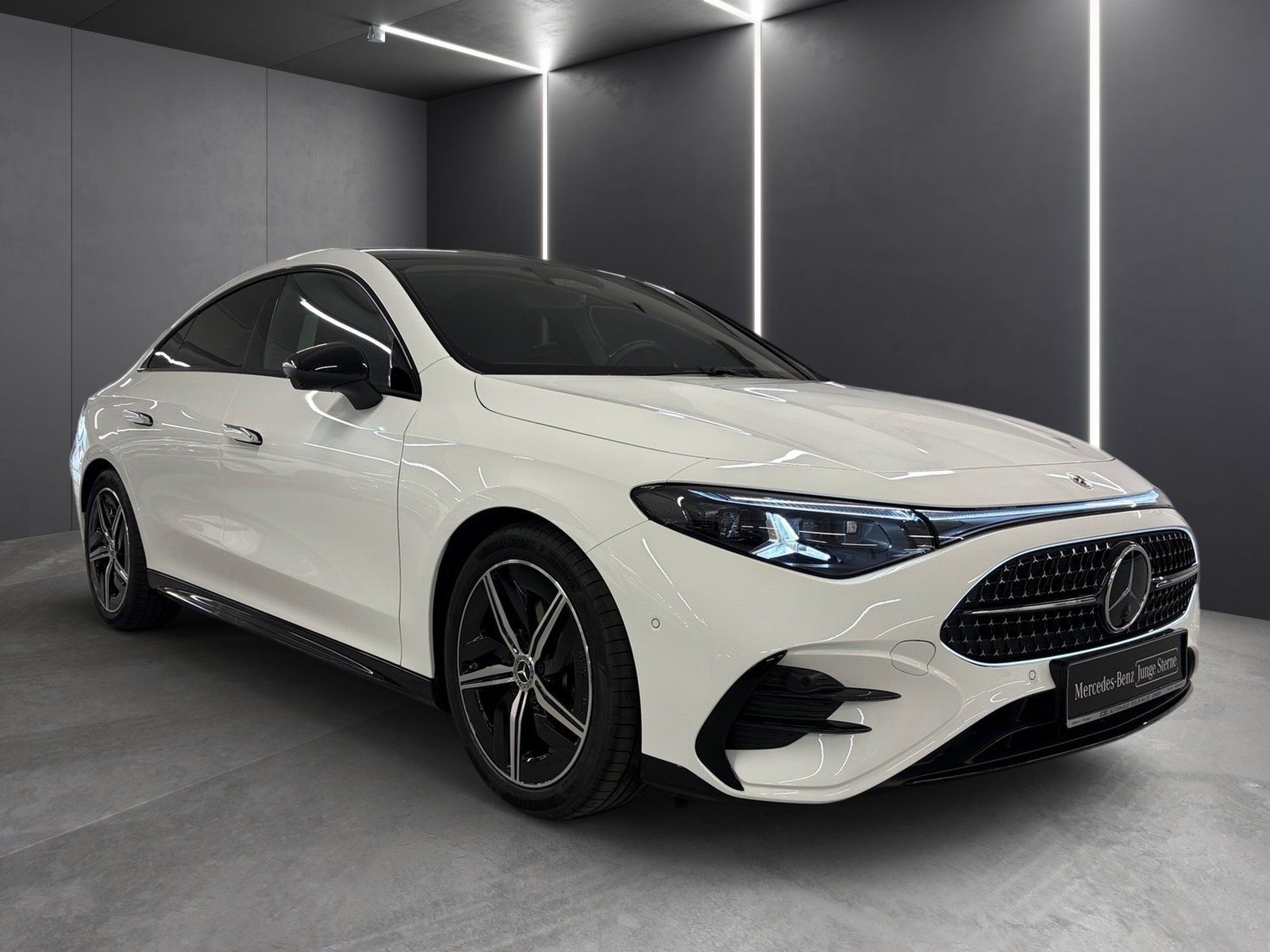 Fahrzeugabbildung Mercedes-Benz CLA 220 4M AMG*Burmes*360*HeadUp*Superscreen*AHK