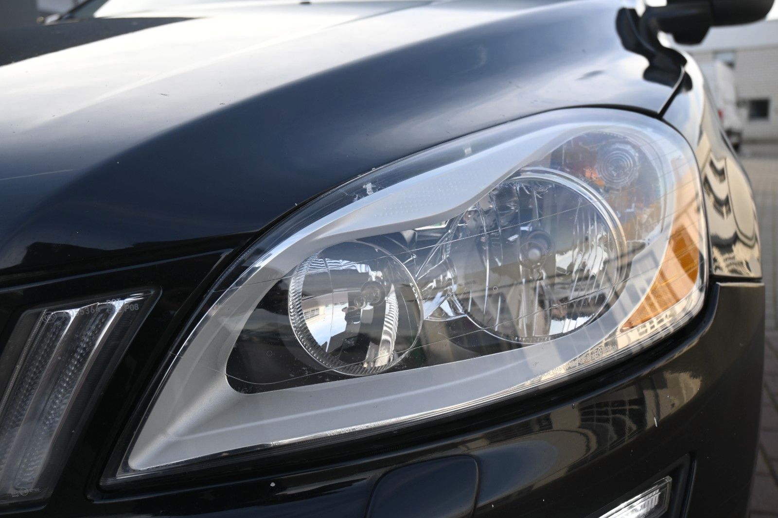 Fahrzeugabbildung Volvo XC60 3.2L 6-Zylinder