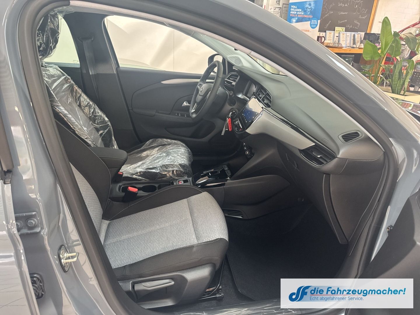 Fahrzeugabbildung Opel Corsa-e Edition Digitales Cockpit Sitzhzg LED Ap